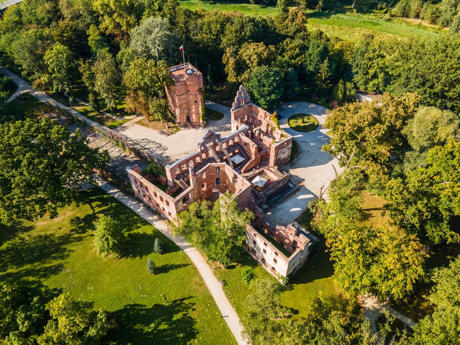palac-zmigrod