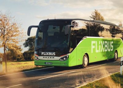 Flixbus wznawia kursy w Wielkiej Brytanii.